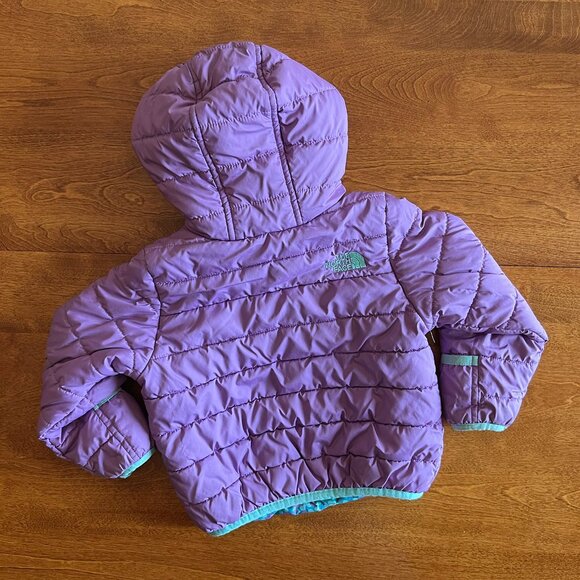 The North Face reversible lavender and teal puffer jacket 18-24m - Picture 9 of 12